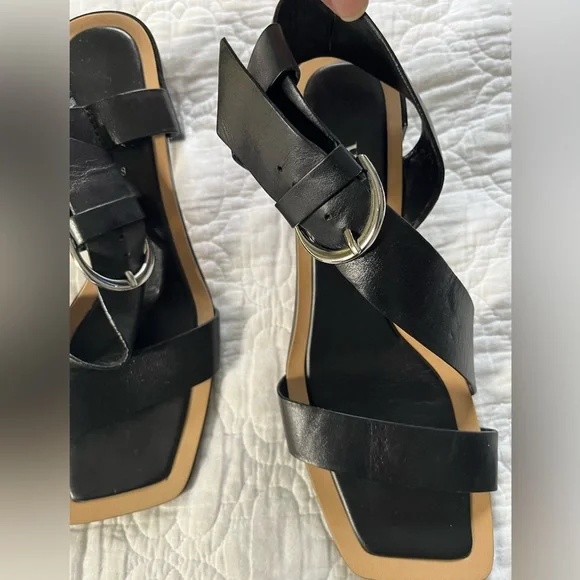 Zara Black Sandals - Picture 2 of 10